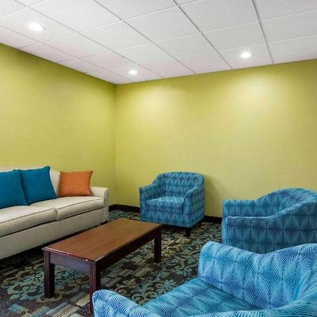 Quality Inn & Suites Arnold - St Louis Buitenkant foto